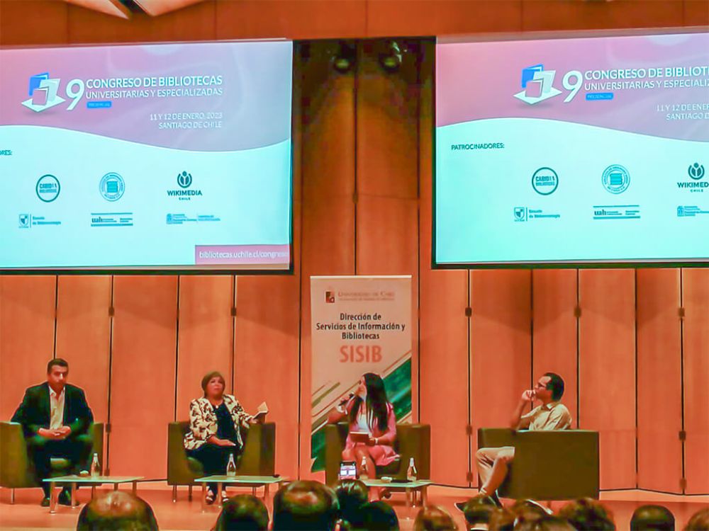 Panel sobre las bibliotecas universitarias y su rol en la accesibilidad universal con Danilo Larenas de la U. de Santiago; Griselda De la Jara Nova, de la U. Tecnológica Metropolitana; y Héctor García Leal de la U. de la Serena