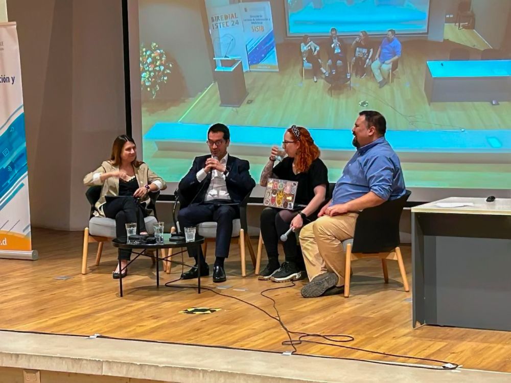 Inteligencia artificial aplicada a la ciencia abierta, comunicación académica en abierto, datos abiertos, evaluación y métricas alternativas, e infraestructura tecnológica fueron algunos de los temas abordados.