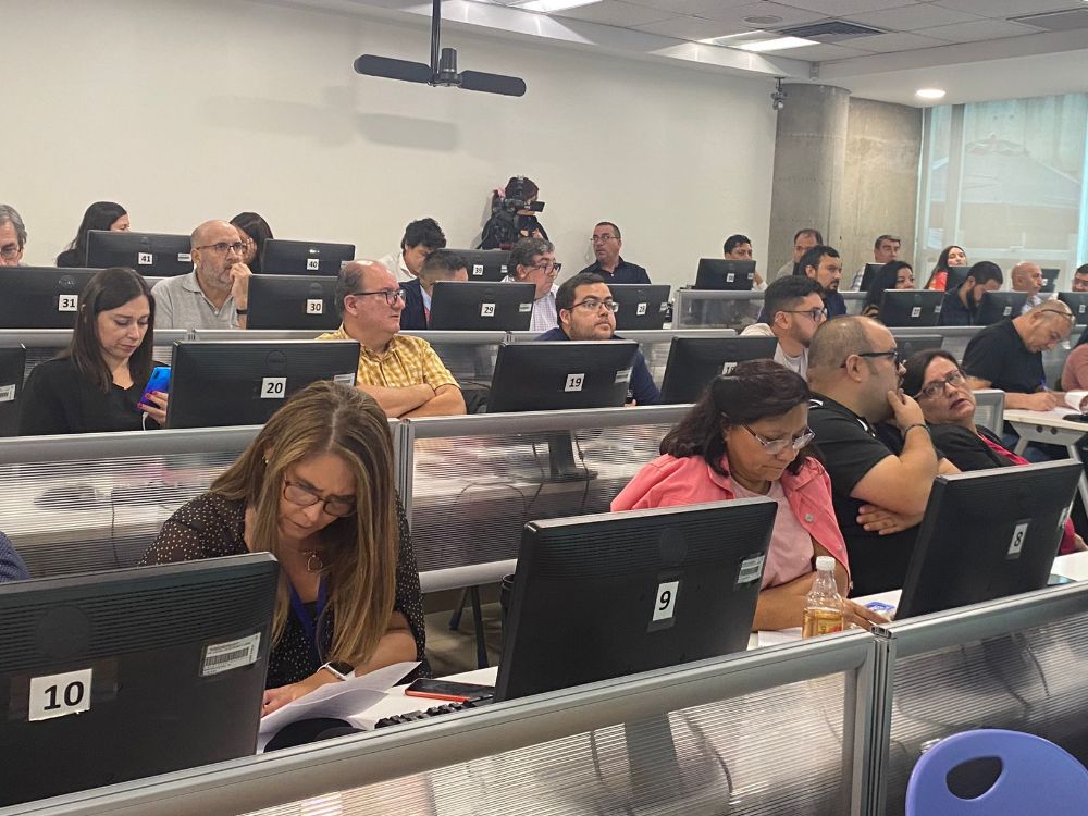 Funcionarias y Funcionarios de la U. de Chile participaron de la capacitación a Usuarias/os líderes de SAP. 