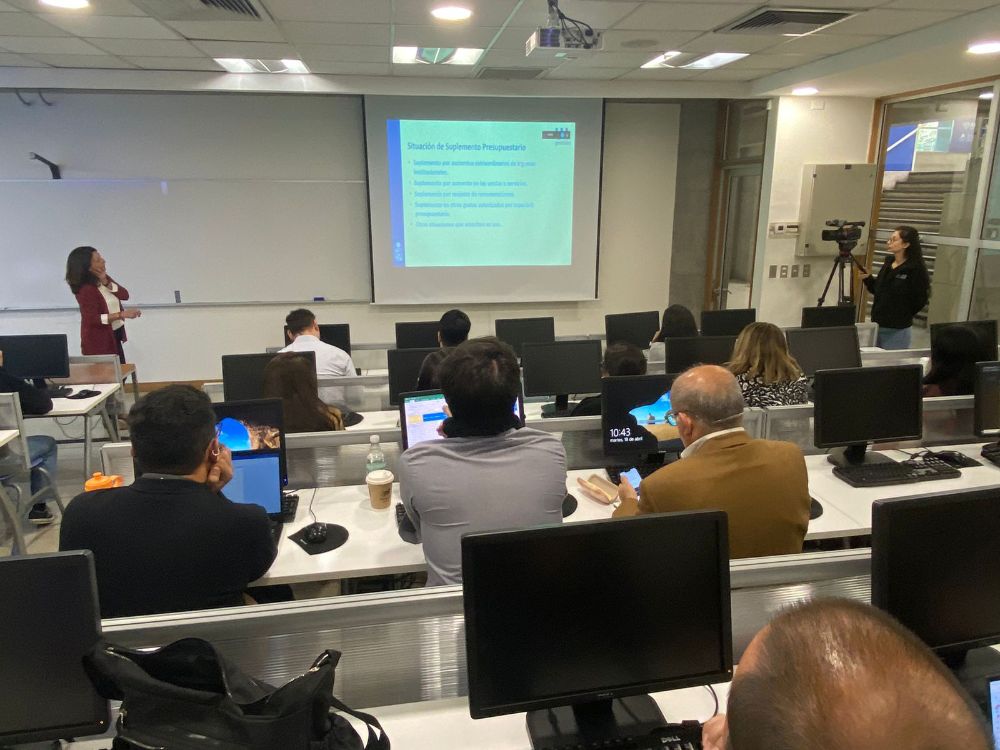 Edith González expuso sobre las funcionalidades del módulo Presupuesto (PSM) en SAP. 