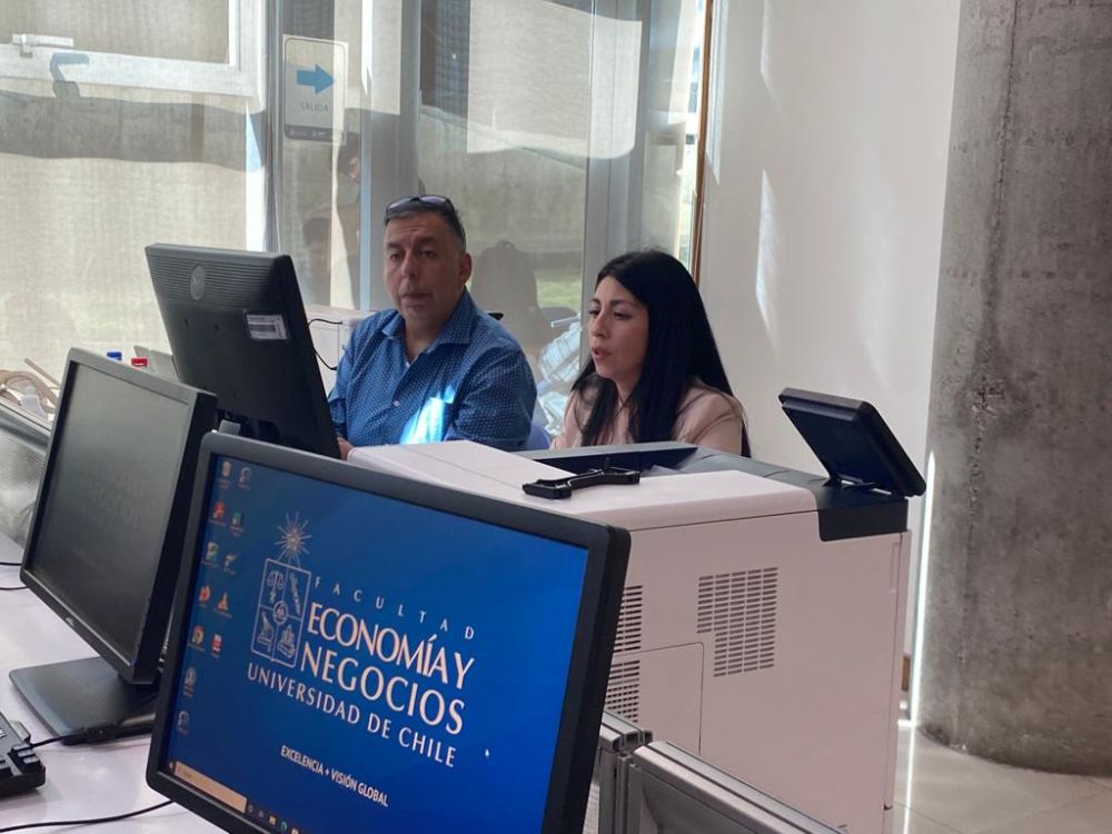 Rodrigo Muñoz y Maritza León expusieron sobre las funcionalidades del módulo Financiero Contable (FI) en SAP.  