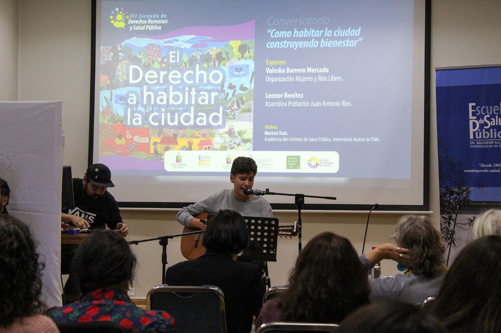 La instancia tuvo la presentación musical del estudiante IV año de Medicina, Marcelo Garcés. 