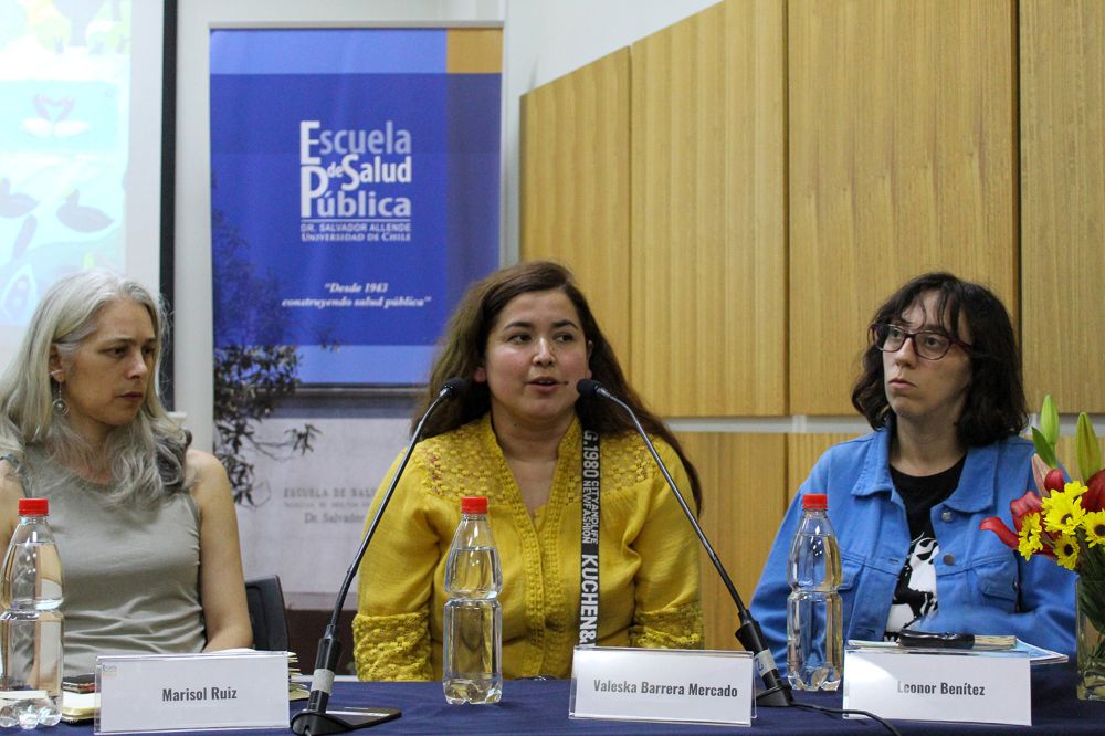 La segunda mesa de la tarde fue iniciada por la integrante de la Organización Mujeres y Ríos libres, Valeska Barrera Mercado.