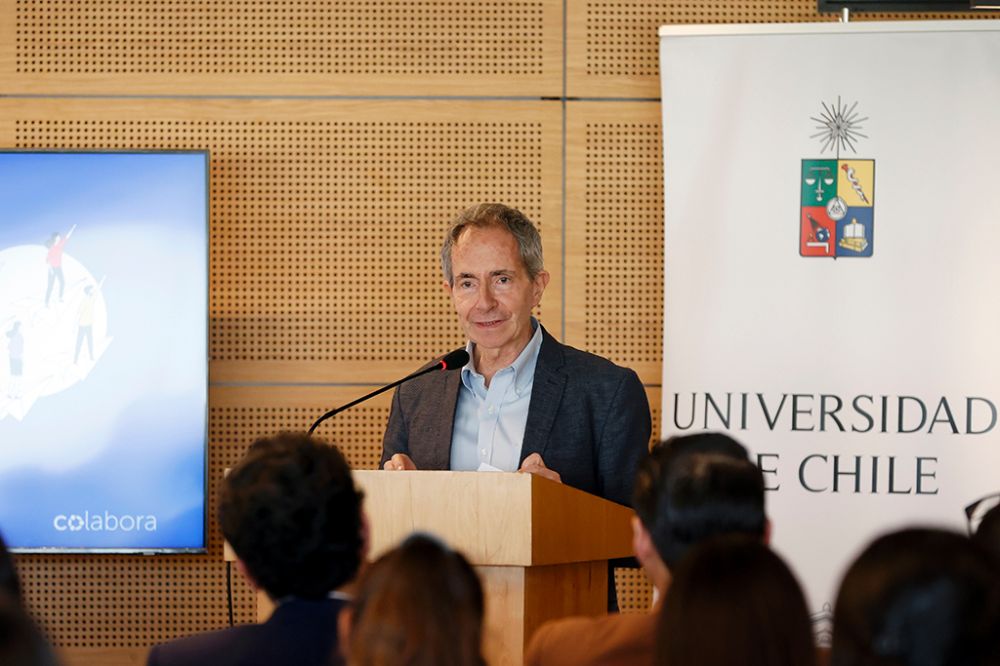 Leonardo Letelier, decano de la Facultad de Gobierno, destacó la importancia del aspecto formativo del Diplomado.