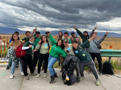 El proyecto llevado a cabo con participación triestamental y comunitaria de voluntarios, voluntarias e integrantes de colegios cercanos, también considera la estrecha colaboración del Observatorio de Humedales Küla-Kura.