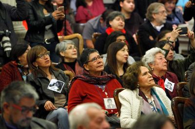 Para el coordinador académico Cátedra de Derechos Humanos, Claudio Nash, es imperativo que la U. de Chile potencie una reflexión crítica sobre el impacto del golpe de Estado en los derechos humanos.