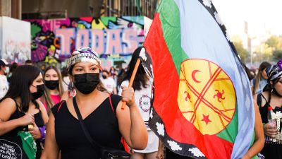 “Traer a este espacio las reflexiones y las creaciones del pueblo mapuche nos parece que enriquece de manera significativa el debate”, sostiene Mia Dragnic.