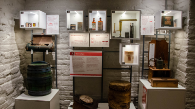 Durante las dos jornadas se realizarán Recorridos Mediados en el Museo de Química y Farmacia, en donde se podrá conocer las diferentes salas que componen el edificio.