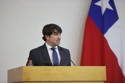 El delegado del Gobierno Vasco en Chile, Perú y Colombia, Rafael Kutz, destacó que en esta segunda edición se presenta una ampliación muy grande de archivos conseguidos en Chile.