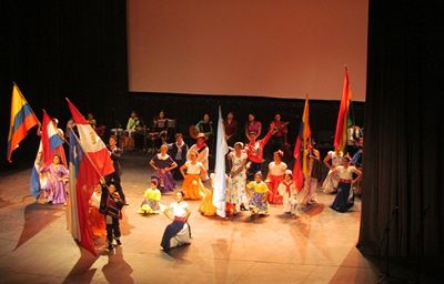 Este viernes 3 de junio, el Ballet Foklórico Antumapu realizó una gala conmemorativa de sus 45 años de historia.