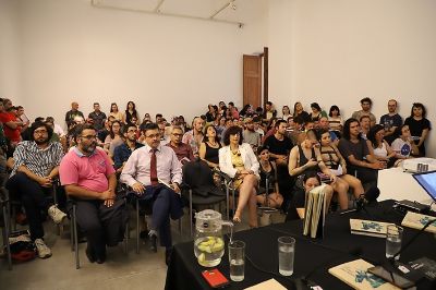 Durante la jornada se repartieron 200 ejemplares impresos del libro "Los futuros imaginados".