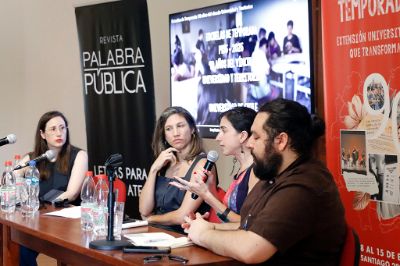 Conversatorio ¿A quién le importa el arte? junto al curador y crítico Diego Parra, la teórica y escritora Paz López y la doctora en Filosofía con mención en Estética y Teoría del Arte, Laura Lattanzi.