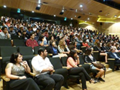 Una de las actividades que marcaron la Inducción a los(as) estudiantes de primer año, fue la Ceremonia Oficial de Bienvenida.