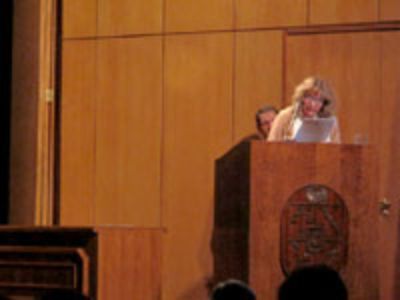 En la actividad, la Vicerrectora de Extensión y Comunicaciones, Prof. Sonia Montecino y el Rector de la Universidad de Chile, Prof. Víctor Pérez, reconocieron a los cinco proyectos ganadores.