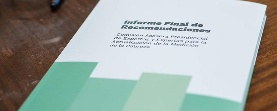 Académicos de la U. de Chile entregaron informe con nueva propuesta para medir la pobreza en Chile.