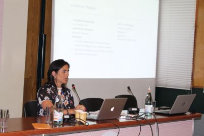 La académica Andrea Wechsler, presentó el proyecto "Desarrollo de materiales sustentables basados en sub-productos de la agricultura, forestales o de pos-consumo".