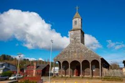 El Taller Chiloé, dedicado al estudio del patrimonio y de los componentes del Sitio de Patrimonio Mundial, ha realizado una destacada labor elaborando expedientes para nuevas declaratorias.