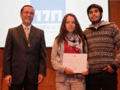 Fotografías: Pablo Madariaga / Rector Víctor Pérez, Constanza Reyes y Matías Aros