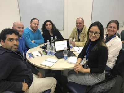 Los delegados de APEC trabajaron en modalidad taller durante el primer y segundo día, abordando las diversas realidades y acordando nuevos desafíos. En la imagen, en la Tecnoaula de Favet. 