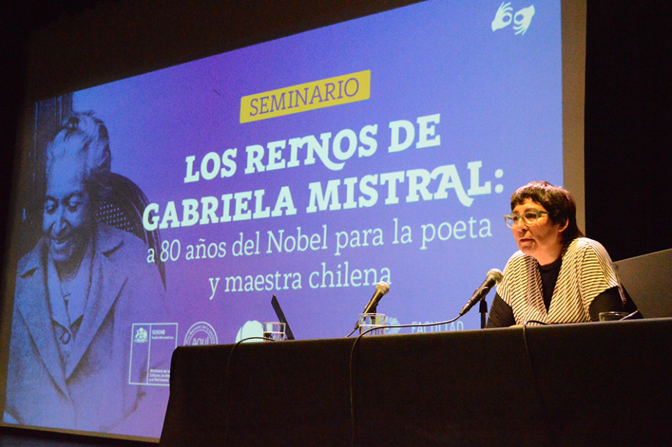 Alejandra Araya, académica del Departamento de Ciencias Históricas