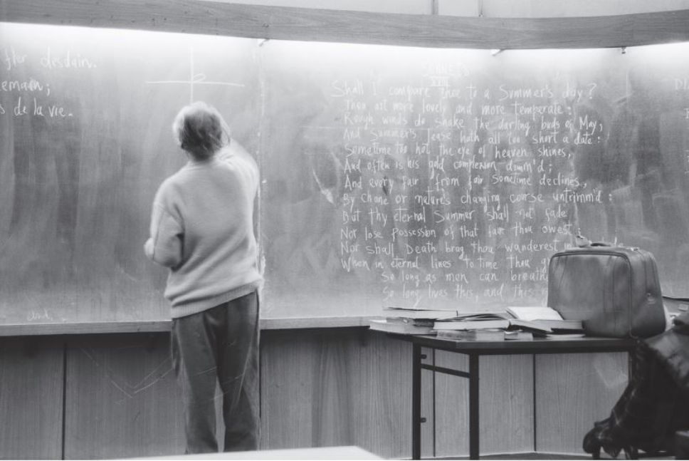 Nicanor Parra y el soneto XVIII de William Shakespeare. Fotografía Marcelo Porta, 1993