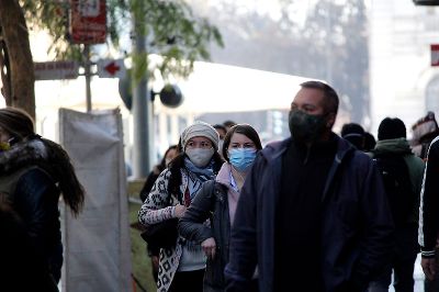 Este seguimiento piloto permitió proyectar a partir de una muestra que la proporción de personas que ha sido contagiada por este virus en Santiago alcanza un 14,5 por ciento.