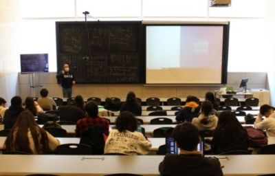 Veinte salas están habilitadas para la realización de clases en modalidad híbrida.