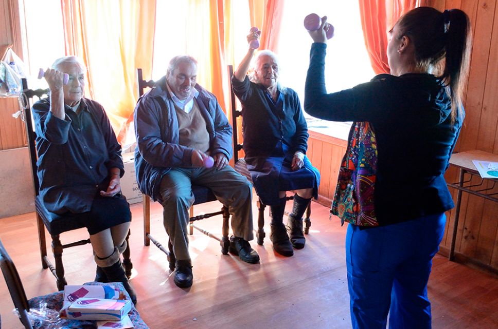 La iniciativa capacitó a los técnicos paramédicos en temas como alimentación saludable y prevención del sedentarismo, de especial relevancia durante la tercera edad.