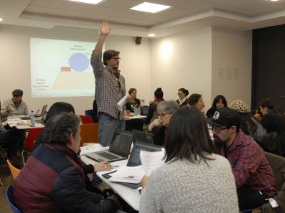 Javier Robalino, de HHMI Biointeractive, durante la academia.