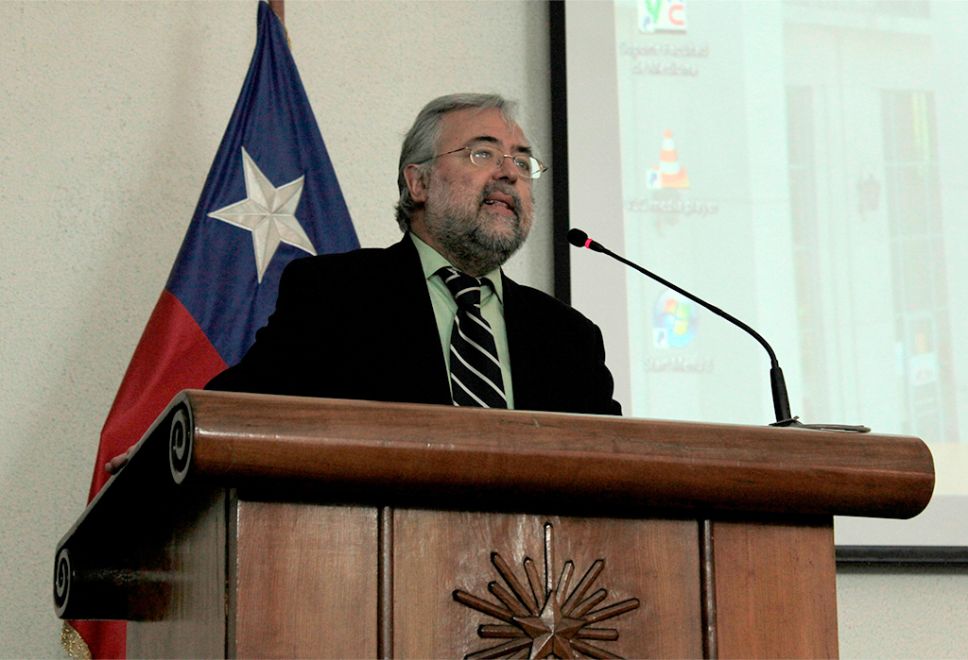 Dr. Manuel Kukuljan: "es urgente distanciarse de esa mirada que vuelve infranqueable la normalidad con la discapacidad"
