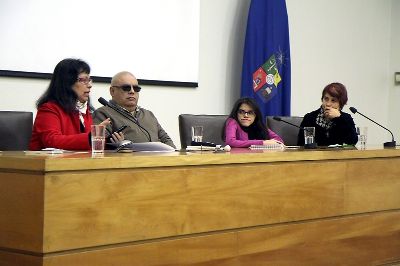 La profesora Sandra Mella en la presentación del CFG "Discapacidad e Inclusión"