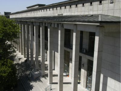 Facultad de Medicina de la Universidad de Chile, primera en la formación de profesionales de la salud. 