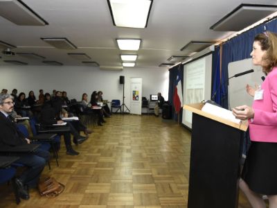 La profesora Lynn Kosowicz dictó la conferencia inaugural, denominada ¿Paciente estandarizado en las innovaciones de educación en salud¿