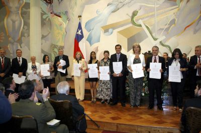 Académicos premiados por su ascenso a la categoría de Profesor Titular de la Facultad de Medicina