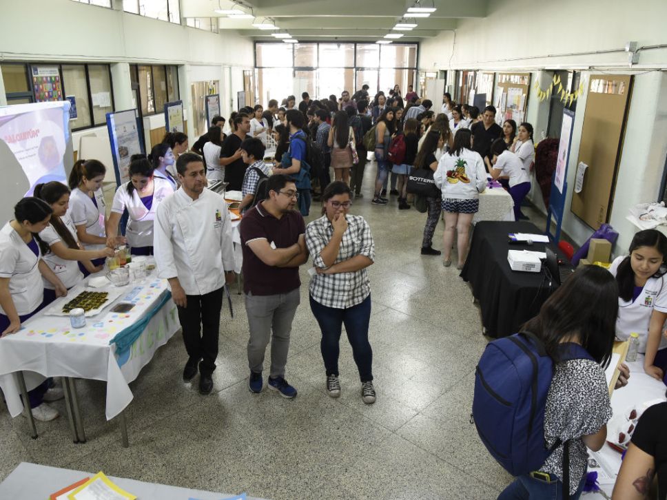 Los estudiantes de la asignatura de Bromatología dieron a conocer sus creaciones nutritivas.