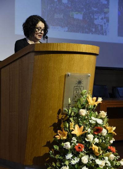 La profesora Claudia Collado dio a conocer el proyecto orientado a incluir la humanización en la formación de estos profesionales. 