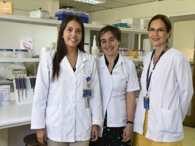 Doctoras Catherine Díaz, Leonor Bustamante y Silvia Castillo. 