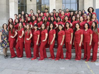 La generación 2017 de matronas y matrones de la Universidad de Chile. 