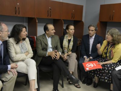 El embajador Roland Dubertrand, la ministra Agnes Buzyn, el dr. Christian González-Billaut y la dra. Andrea Slachevsky, entre otros, ahondaron en las metas de la Unidad de Memoria. 