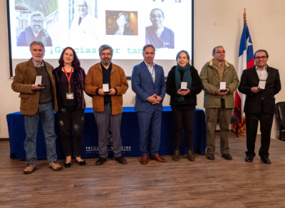 Profesor Ricardo Pérez; doctora Ulrike Kemmerling, directora académica; doctor Carlos Ubilla, doctor Miguel O'Ryan, profesores Teresa Millán, Tomás Hernández y Diego Bustamante. 