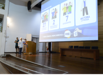 Las senadoras universitarias, profesoras Soledad Berríos y Mirliana Ramírez, junto a Camilo Llanquimán, representante estudiantil de la Facultad de Ciencias Físicas y Matemáticas, expusieron respecto a este órgano triestamental.