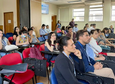 El encuentro contó con la activa participación de estudiantes de postgrado. 