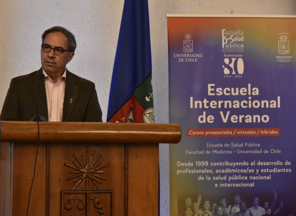 El doctorMiguel O'Ryan relevó el valor que ha tenido la Escuela de Salud Pública en el desarrollo de las políticas sanitarias desde la segunda década del siglo pasado, así como el trabajo que se sigue desarrollando en el área. 