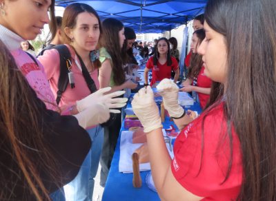 Los estudiantes participaron activamente de los stands