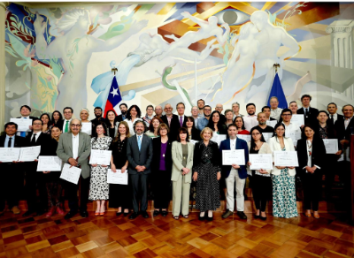 42 académicas y académicos de las distintas facultades y del programa de Bachillerato fueron distinguidas como Mejores Docentes de Pregrado 2024.