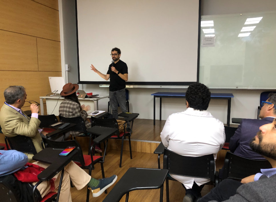 El profesor Guillermo Cabrera dictó la conferencia “Inteligencia Artificial en Salud”