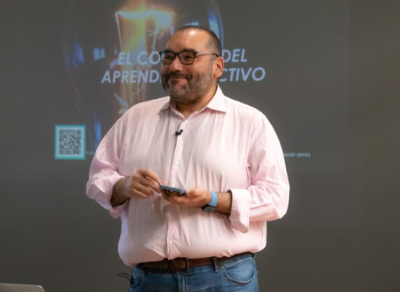 En la Facultad de Medicina, el coordinador del proyecto Mochila es el profesor Óscar Jerez, director del CEA y académico del Departamento de Educación en Ciencias de la Salud