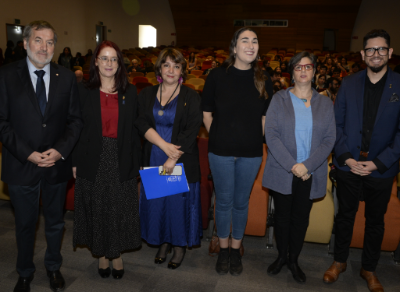 Doctor Patricio Meza, presidente del Colegio Médico de Chile; doctora Ulrike Kemmerling, decana (s) Facultad de Medicina; profesora Mirliana Ramírez, directora Departamento Enfermería; diputada Emilia Schneider, senadora Claudia Pascual, doctor Fernando Araos, subdirector de Redes Asistenciales del Minsal. 