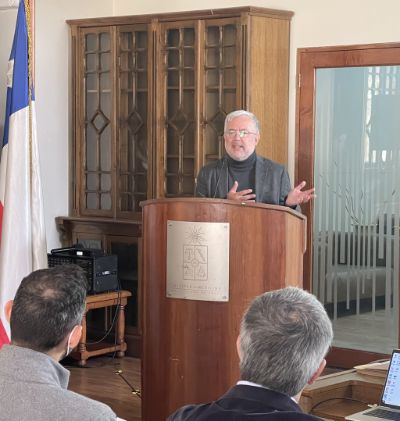 El doctor Manuel Kukuljan señaló que "esta manera de ver las cosas es algo que debemos exportar y reforzar en cómo tomamos las decisiones; para empezar, dentro de nuestra universidad”. 