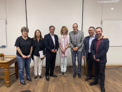 La segunda jornada se realizó en dependencias del Centro de Memoria y Neuropsiquiatría (CMYN) de la Facultad de Medicina ubicado en el Hospital del Salvador, ocasión que contó con la participación del decano de nuestro plantel, doctor Miguel O’Ryan. 